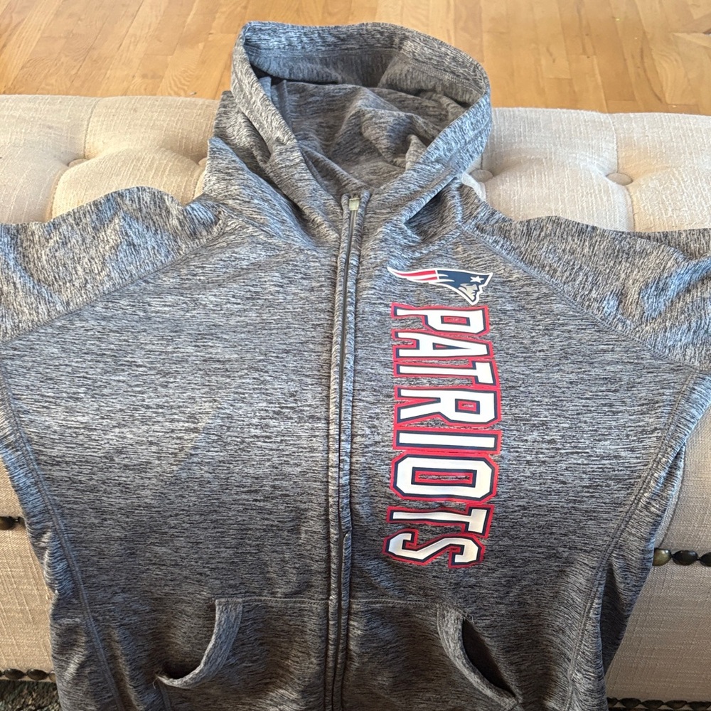 New England Patriots Gray Hoodie (Used)(M)